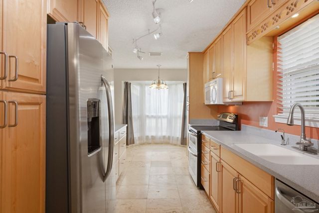 4521 Baywoods Ct, Pensacola, FL 32504