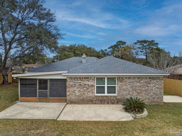 4521 Baywoods Ct, Pensacola, FL 32504