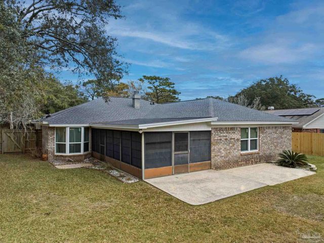 4521 Baywoods Ct, Pensacola, FL 32504