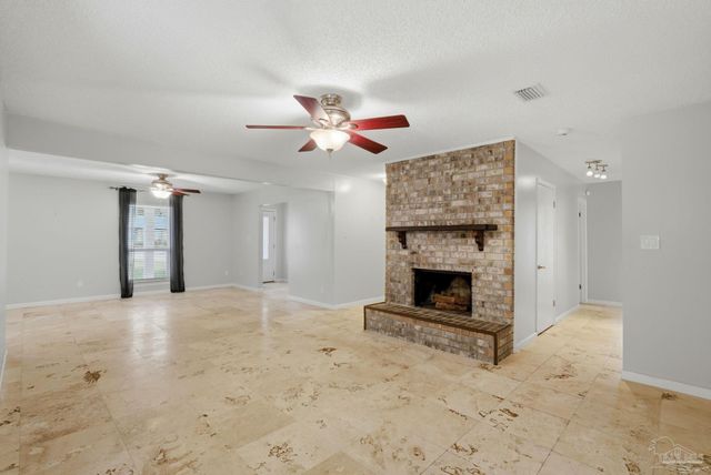 4521 Baywoods Ct, Pensacola, FL 32504