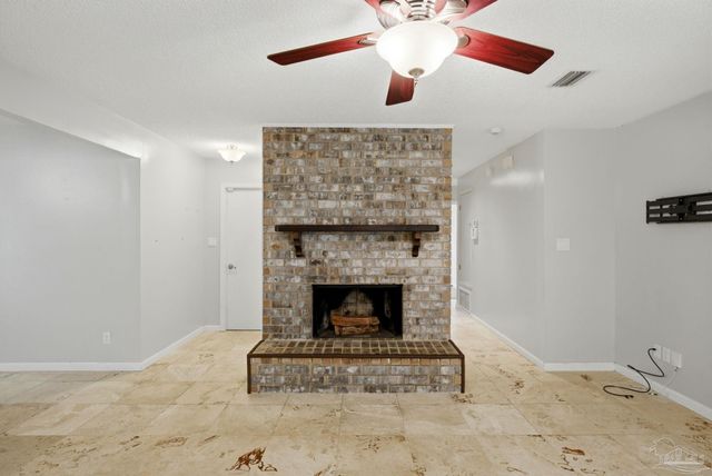 4521 Baywoods Ct, Pensacola, FL 32504