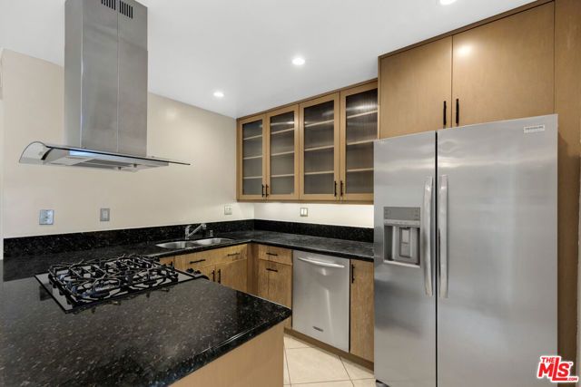 8824 Wonderland Avenue, Los Angeles, CA 90046