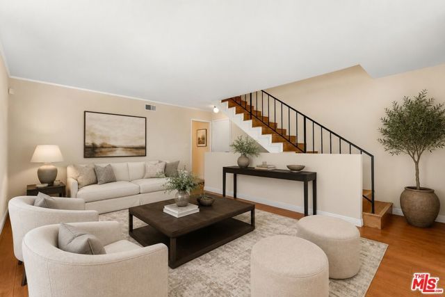 8824 Wonderland Avenue, Los Angeles, CA 90046