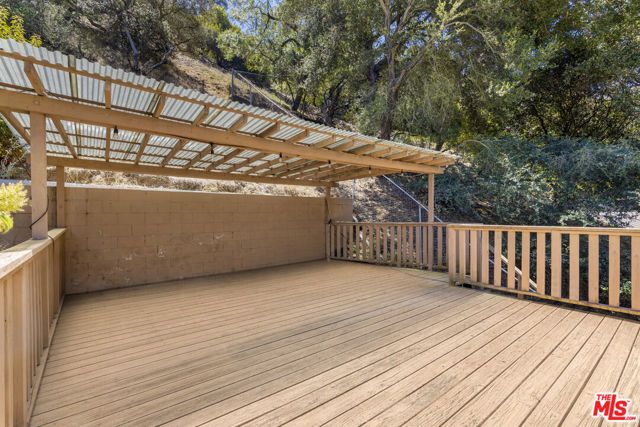 8824 Wonderland Avenue, Los Angeles, CA 90046