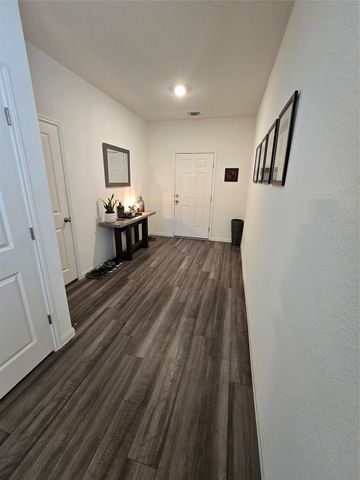 107 Gray Fox LOOP, Hutto, TX 78634