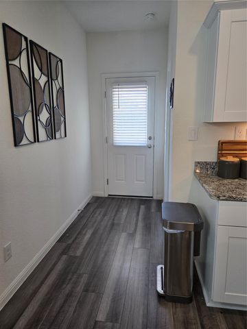 107 Gray Fox LOOP, Hutto, TX 78634