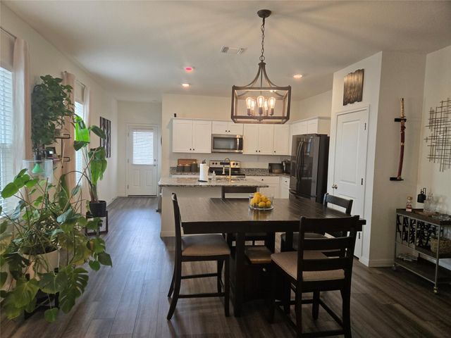 107 Gray Fox LOOP, Hutto, TX 78634