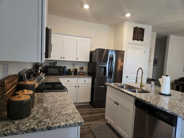 107 Gray Fox LOOP, Hutto, TX 78634