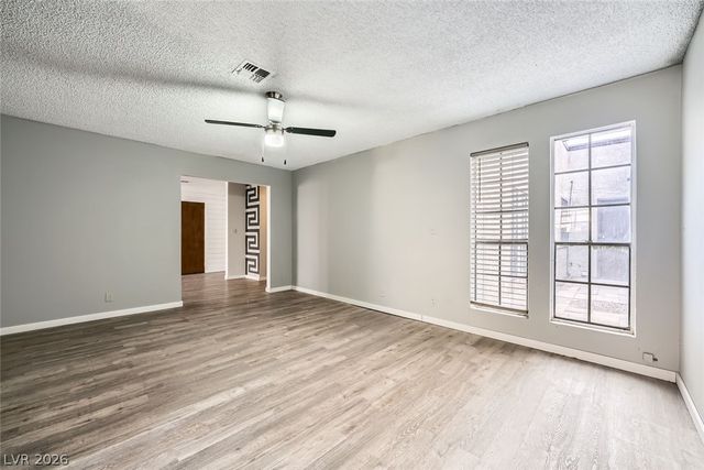3954 Edgemoor Way, Las Vegas, NV 89121