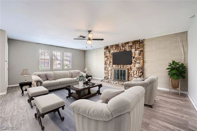 3954 Edgemoor Way, Las Vegas, NV 89121