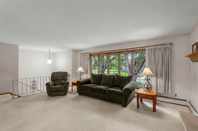 444 Maple Dell Road, Cambridge, MN 55008