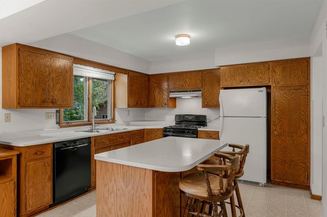 444 Maple Dell Road, Cambridge, MN 55008