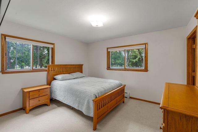 444 Maple Dell Road, Cambridge, MN 55008