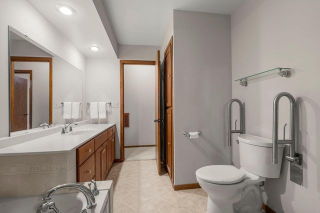 444 Maple Dell Road, Cambridge, MN 55008