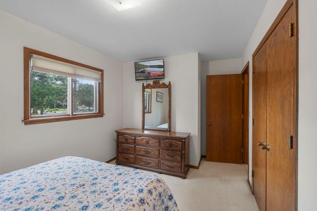 444 Maple Dell Road, Cambridge, MN 55008