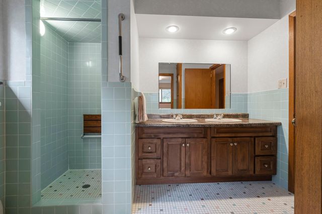 444 Maple Dell Road, Cambridge, MN 55008