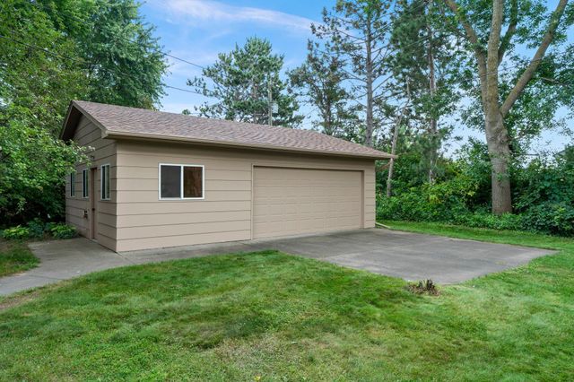 444 Maple Dell Road, Cambridge, MN 55008