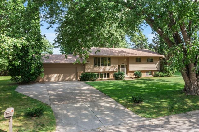 444 Maple Dell Road, Cambridge, MN 55008
