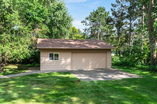 444 Maple Dell Road, Cambridge, MN 55008