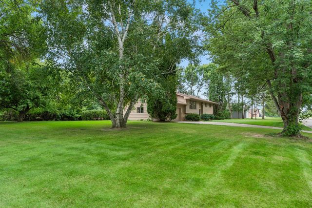 444 Maple Dell Road, Cambridge, MN 55008
