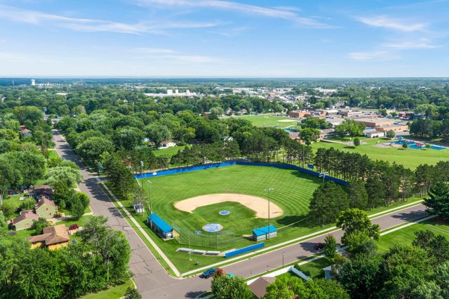 444 Maple Dell Road, Cambridge, MN 55008