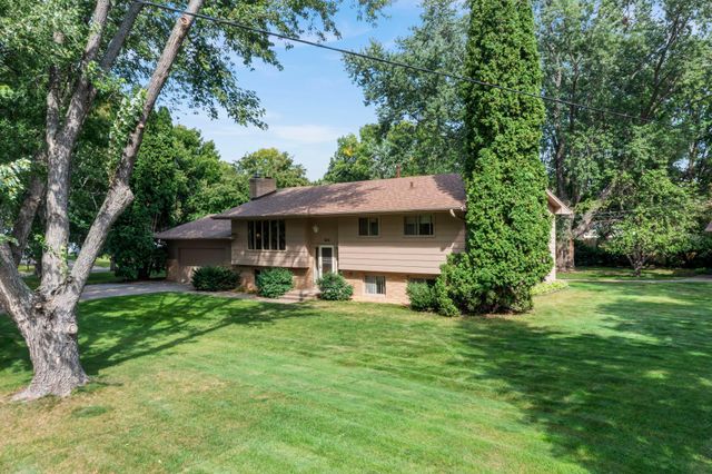 444 Maple Dell Road, Cambridge, MN 55008