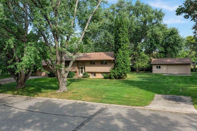 444 Maple Dell Road, Cambridge, MN 55008