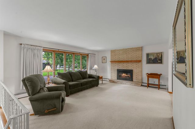 444 Maple Dell Road, Cambridge, MN 55008