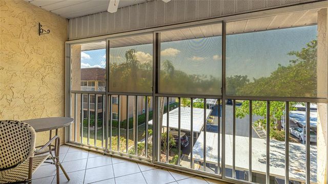 1330 GLEN OAKS DRIVE E 374D, Sarasota, FL 34232
