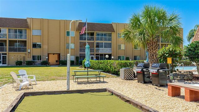 1330 GLEN OAKS DRIVE E 374D, Sarasota, FL 34232