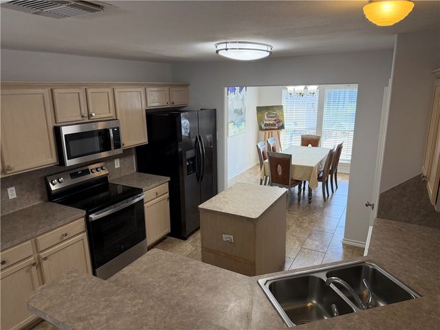 6713 Sudbury Dr, Corpus Christi, TX 78414