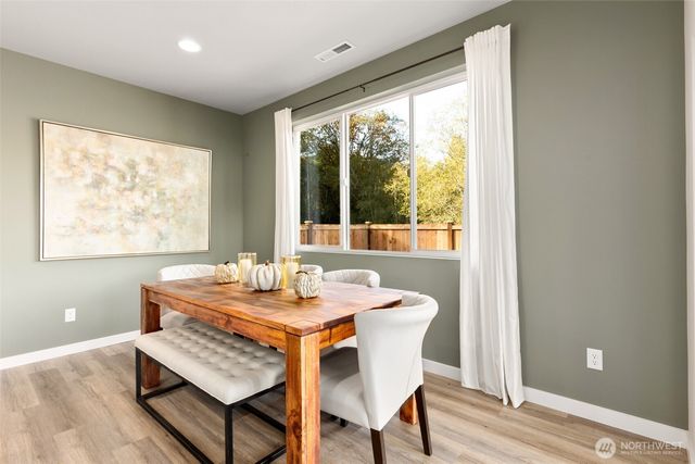 318 NE Shadowhawk Lane, Bremerton, WA 98311