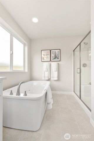 318 NE Shadowhawk Lane, Bremerton, WA 98311