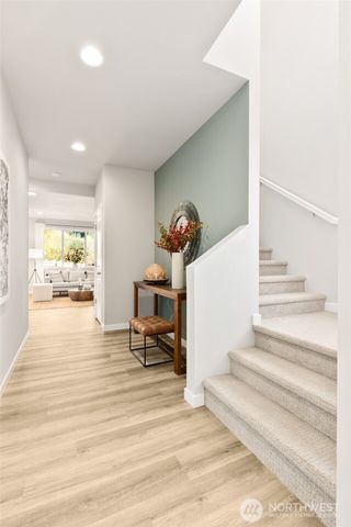 318 NE Shadowhawk Lane, Bremerton, WA 98311