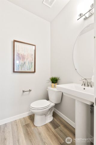 318 NE Shadowhawk Lane, Bremerton, WA 98311