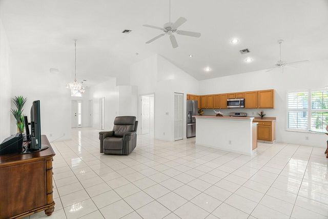 7313 SE Seagate Lane, Stuart, FL 34997