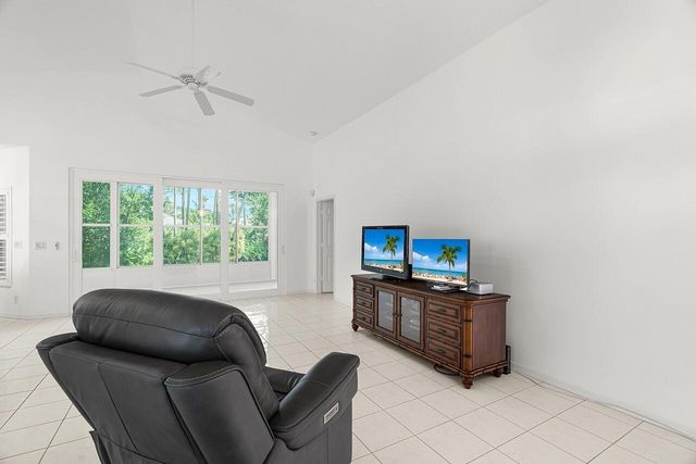 7313 SE Seagate Lane, Stuart, FL 34997