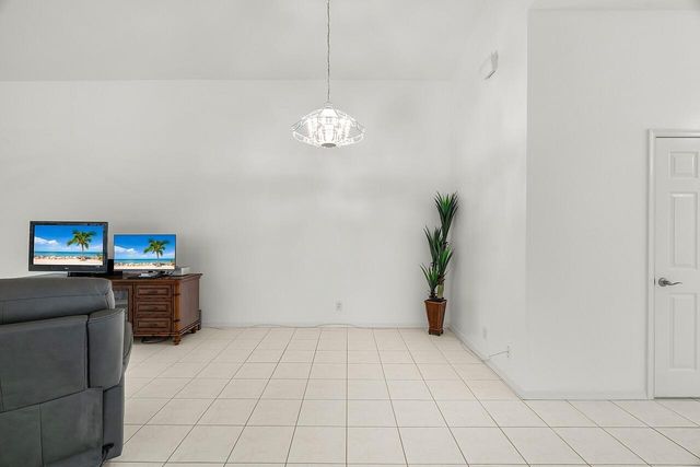 7313 SE Seagate Lane, Stuart, FL 34997