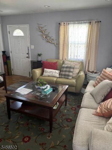 244 Palsa Ave, Elmwood Park Boro, NJ 07407