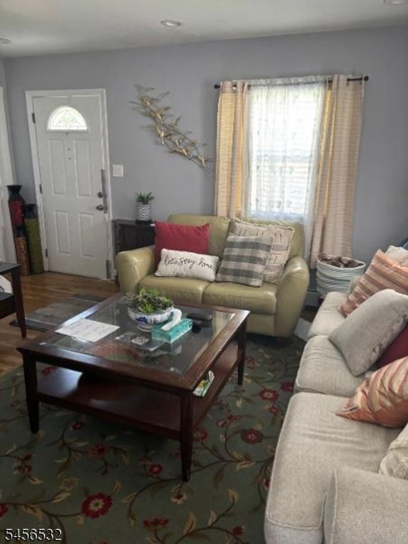 244 Palsa Ave, Elmwood Park Boro, NJ 07407 — photo 3