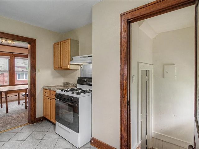 1230 30th St NE, Cedar Rapids, IA 52403