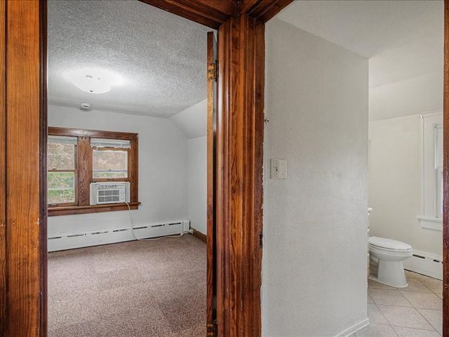 1230 30th St NE, Cedar Rapids, IA 52403