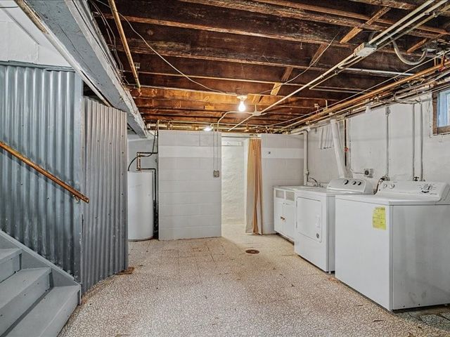 1230 30th St NE, Cedar Rapids, IA 52403