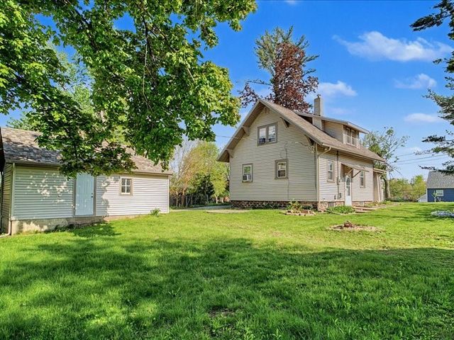 1230 30th St NE, Cedar Rapids, IA 52403