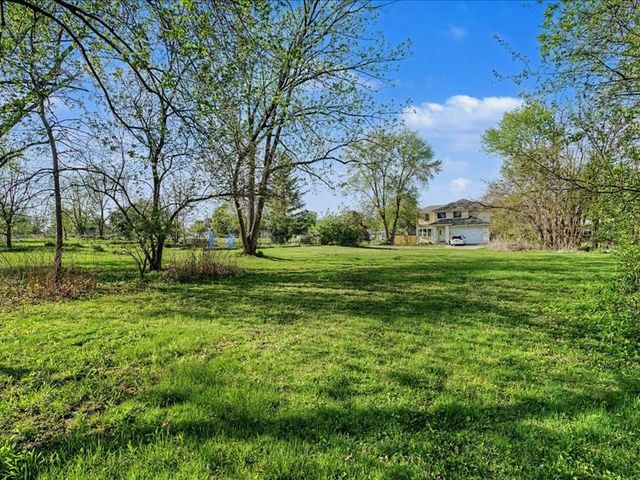 1230 30th St NE, Cedar Rapids, IA 52403