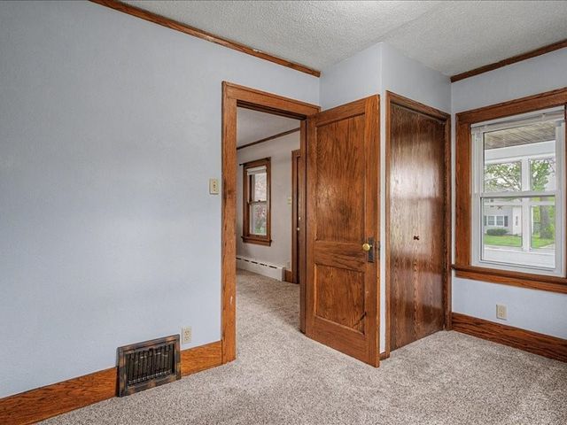 1230 30th St NE, Cedar Rapids, IA 52403