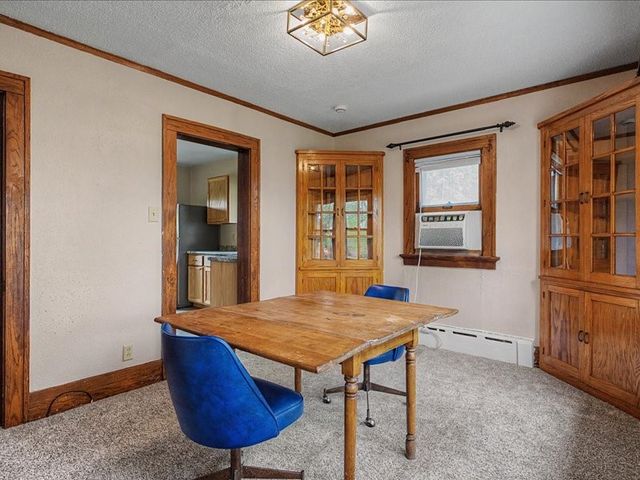 1230 30th St NE, Cedar Rapids, IA 52403