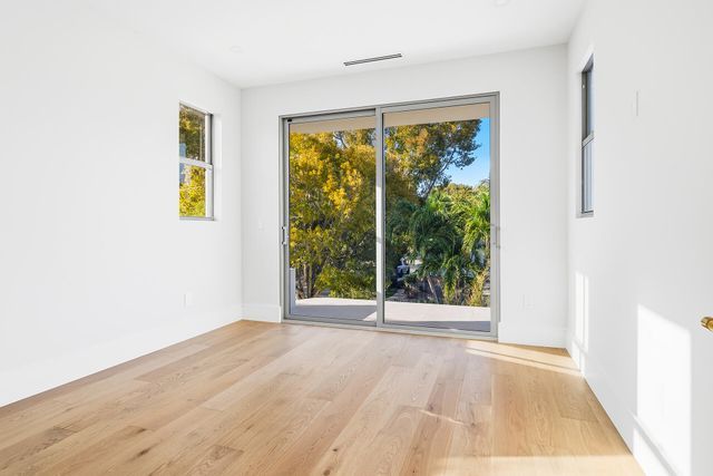 785 Park Place, West Palm Beach, FL 33401