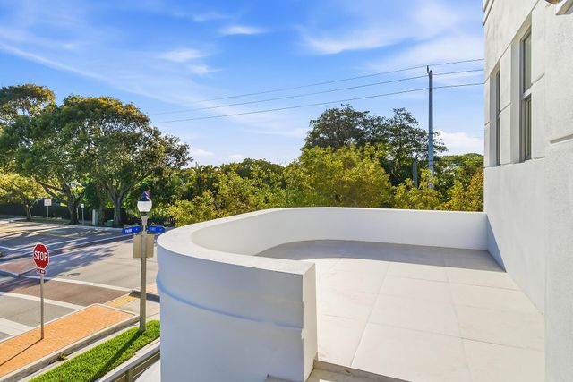 785 Park Place, West Palm Beach, FL 33401