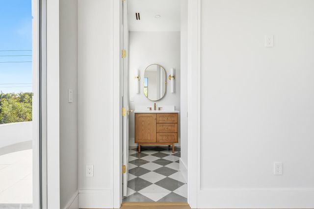 785 Park Place, West Palm Beach, FL 33401